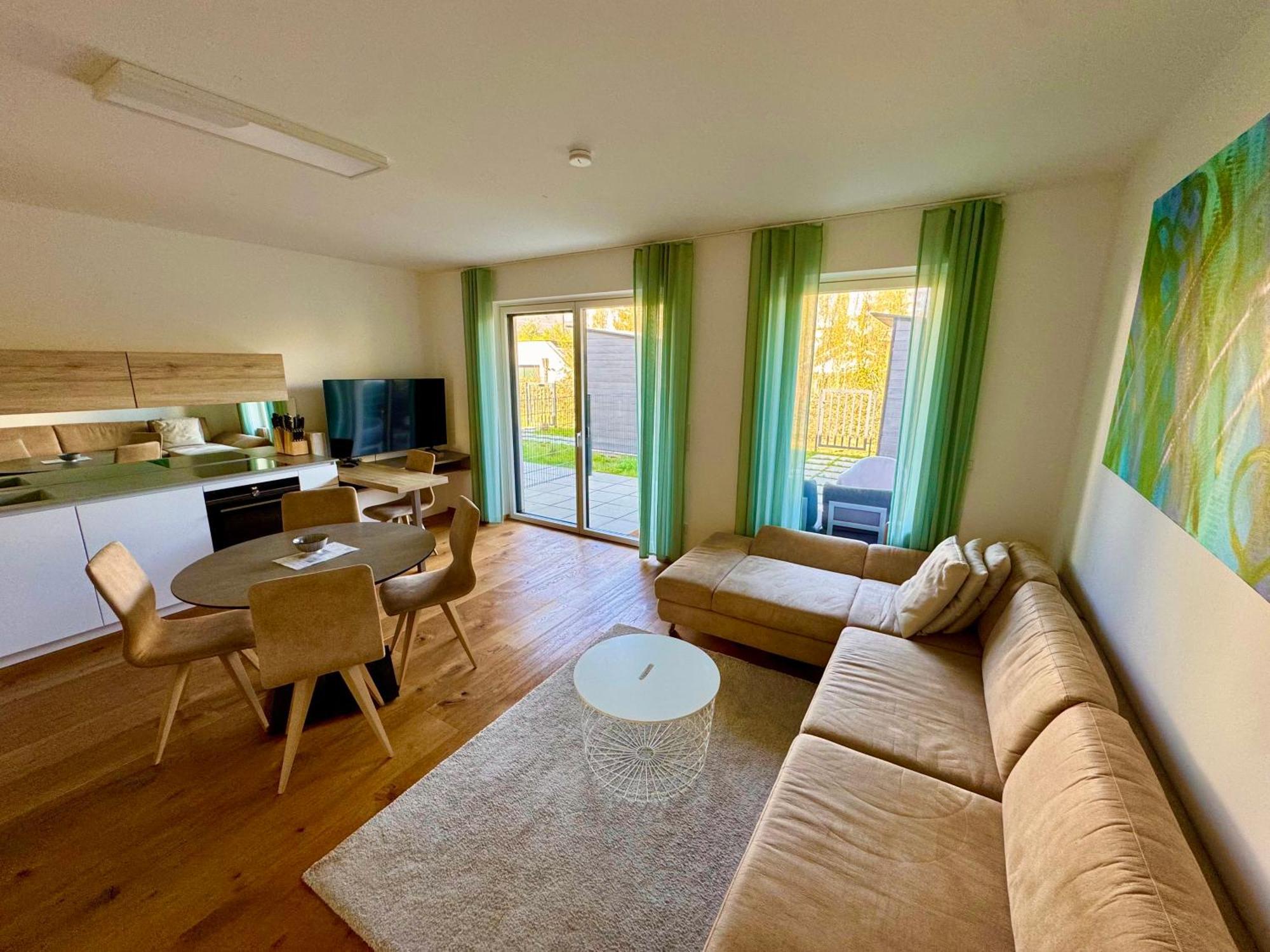25h Spa-residenz Sleep Privat Garden & Pools * Neusiedl am See